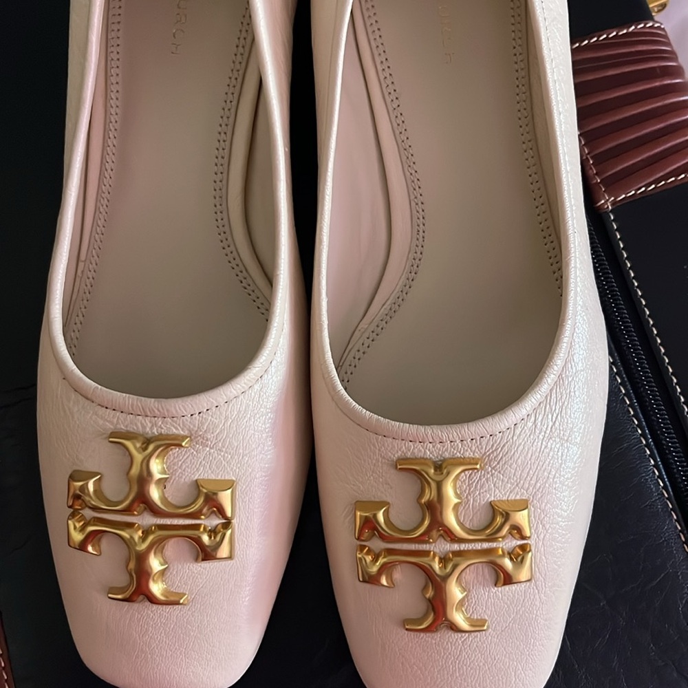 Tory BurchSize 8 M 1.5 inches heel - Picture 2 of 11